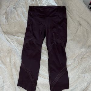 Size 6 Lululemon cropped leggings with pockets